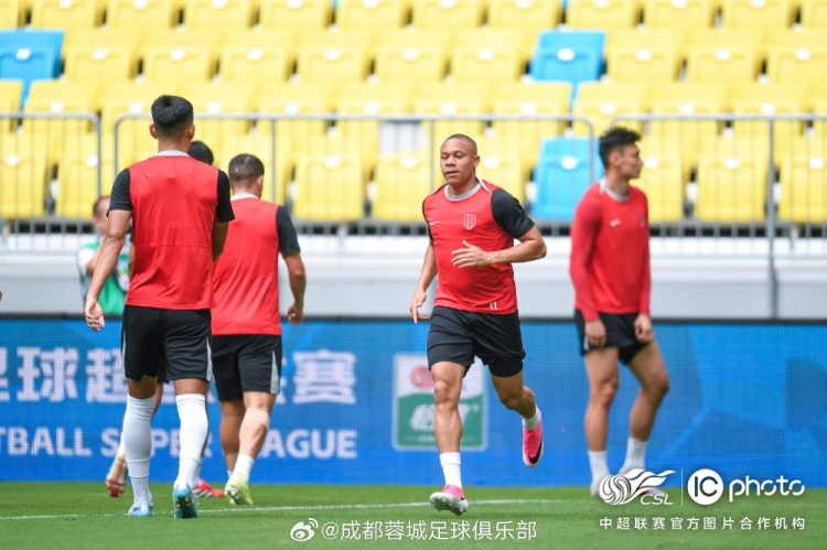 阿洛伊西：蓉渝德比备战充分，费利佩确认恢复