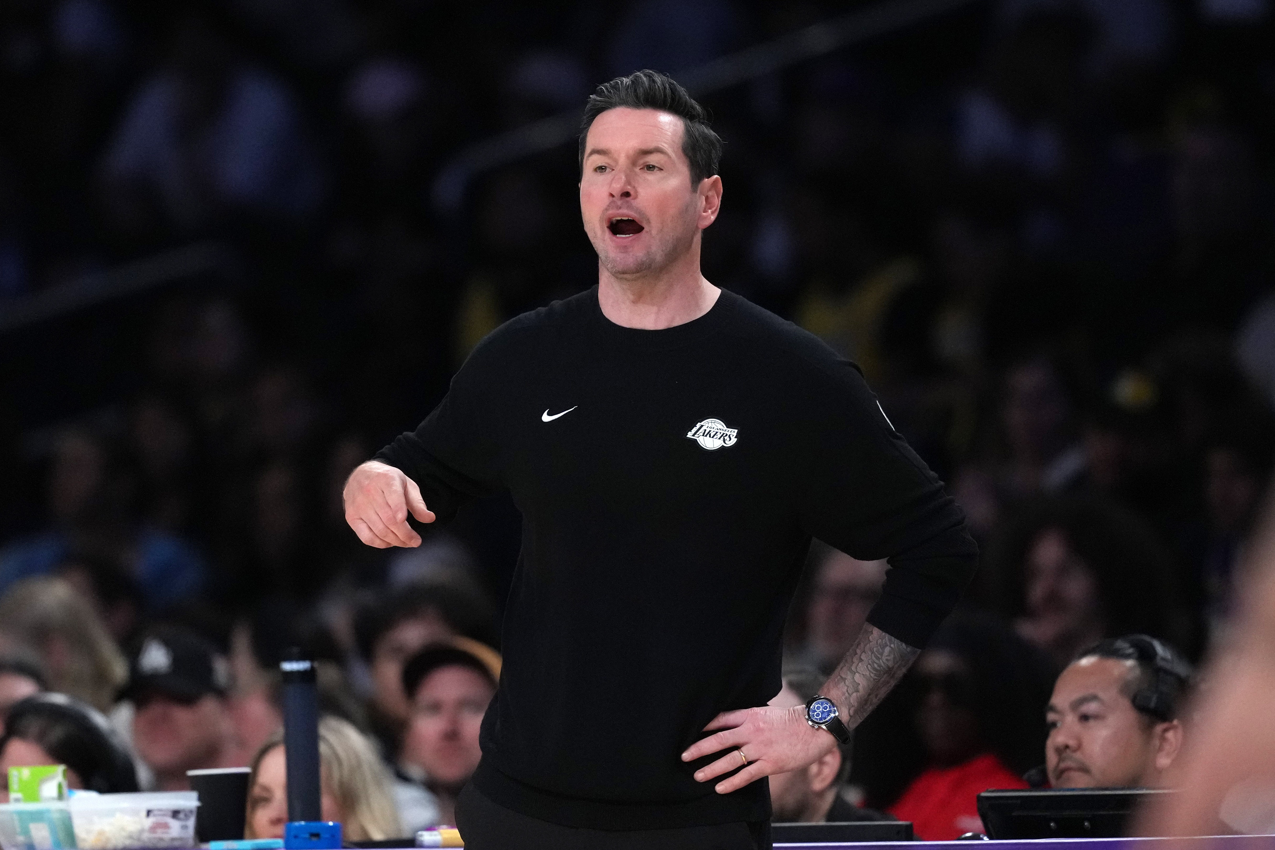 湖人夏窗堆砌进攻却留防守命门:外线形同虚设,2028年东契奇或回达拉斯 湖人夏窗堆砌进攻却留防守命门:外线形同虚设,2028年东契奇或回达拉斯