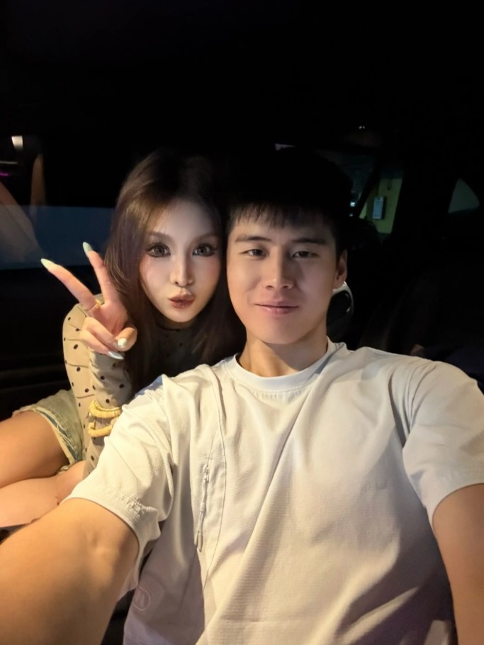 陈家政女友社媒晒甜蜜合照：这也不是个巧合 连我兄弟都晓得