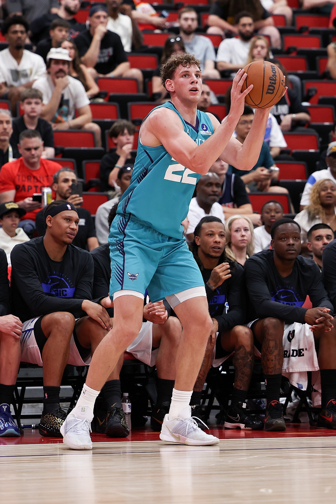 14号秀施泰因巴赫27分15篮板难救主 黄蜂夏联负雄鹿