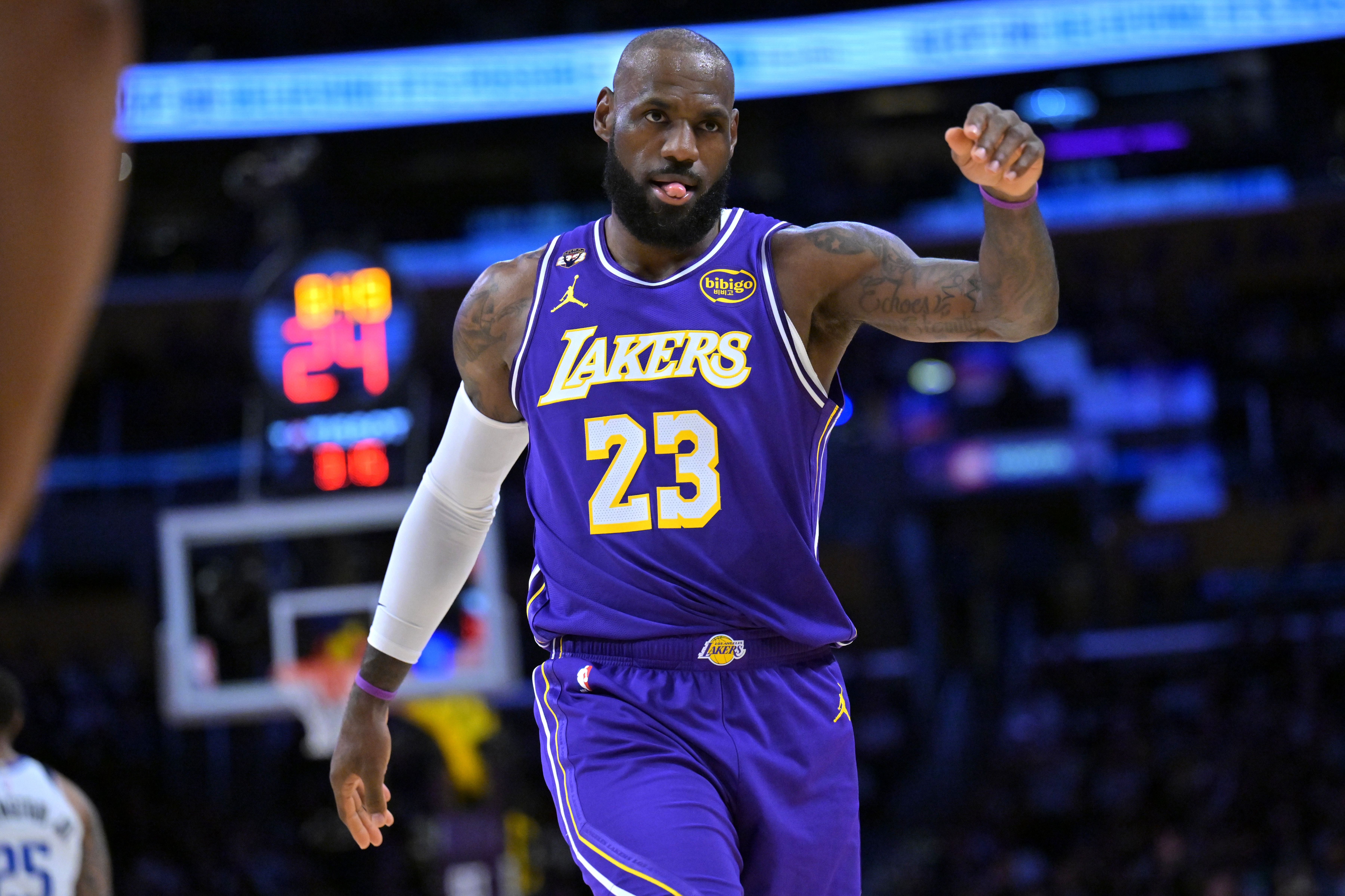 帕金斯：勒布朗仍是NBA最有权势的人 全联盟都在等他做决定