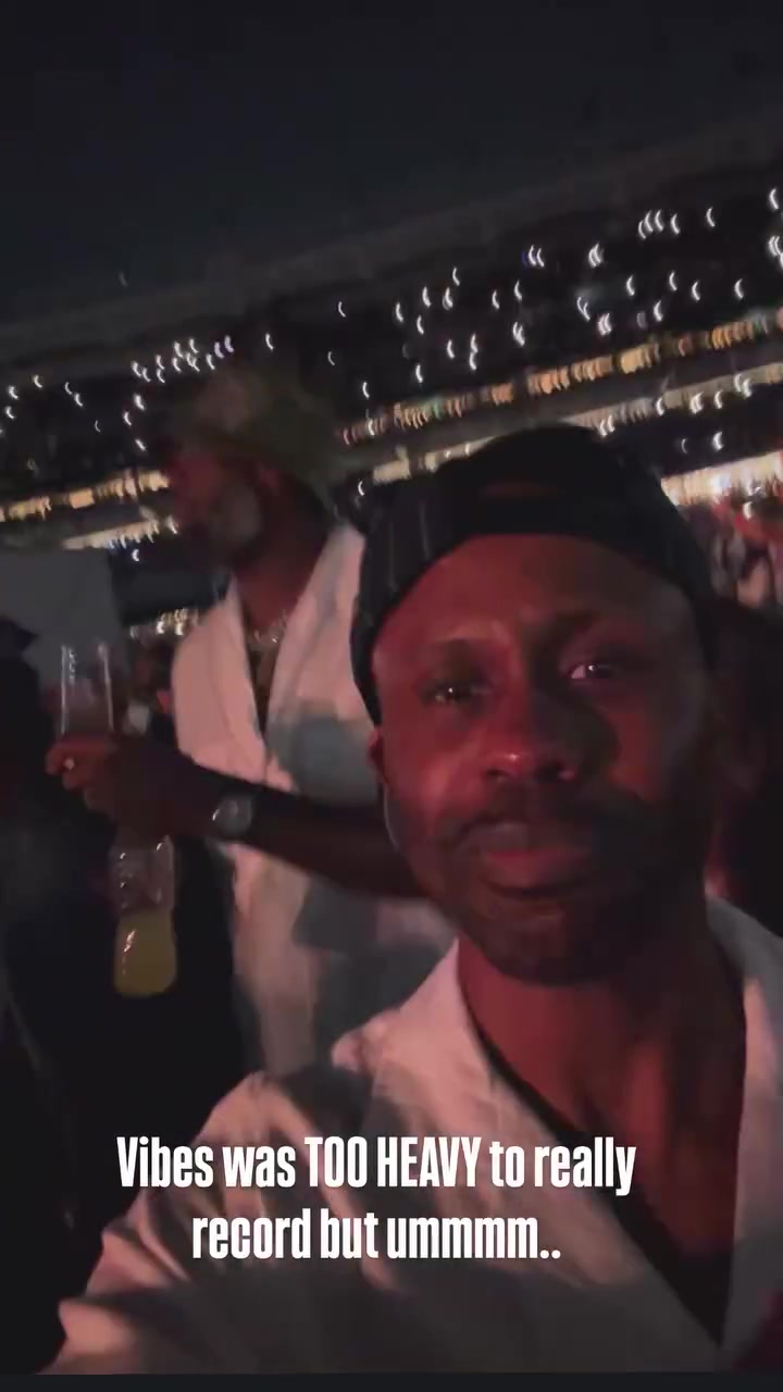 詹姆斯塔图姆内场看Jay-Z 米切尔独坐上层看台