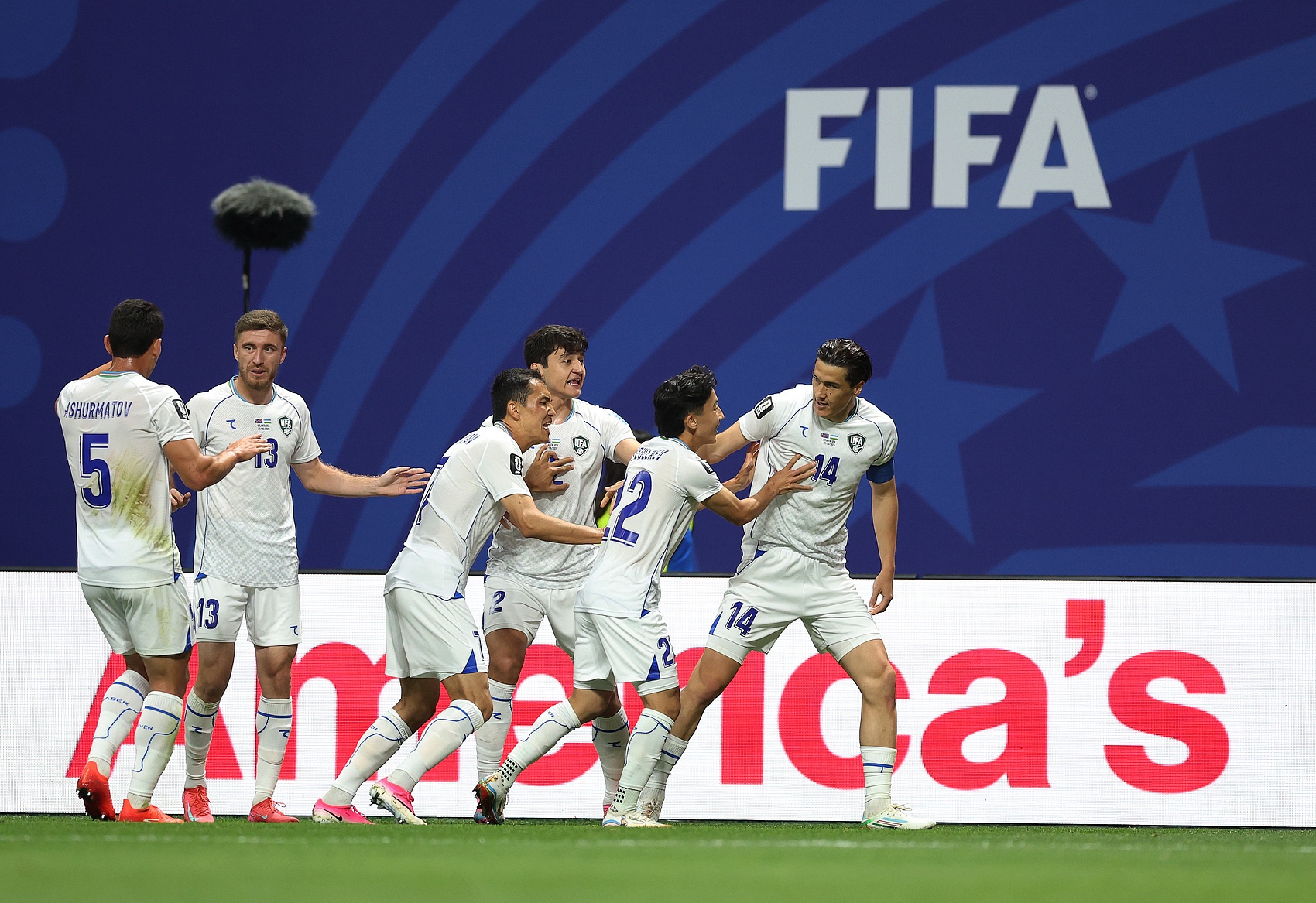 FIFA官方公布世界杯最佳进球12候选：费兰决赛绝杀领衔，梅西姆巴佩在列