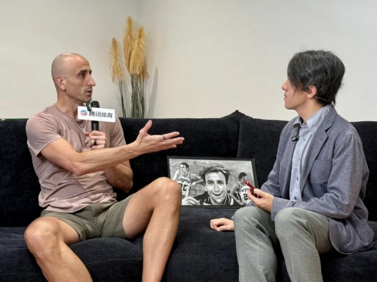49岁吉诺比利:我宁愿和你们一起输球,也不愿和其他任何球队一起赢球 49岁吉诺比利:我宁愿和你们一起输球,也不愿和其他任何球队一起赢球