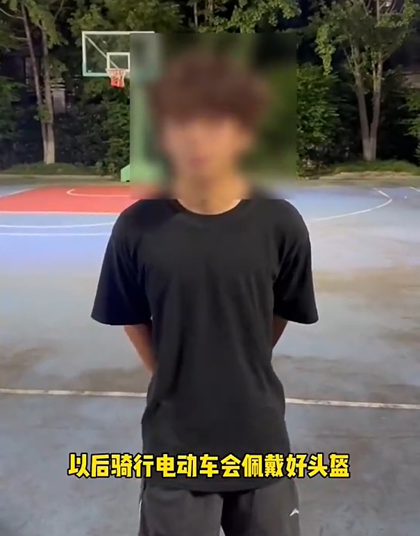 两少年骑电动车追乔治被长沙交警约谈 公开道歉承诺安全驾驶