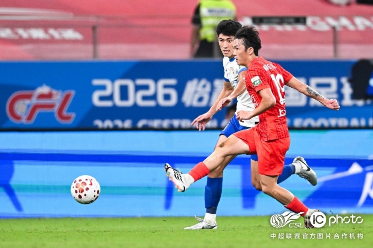 三球被吹+点球被扑 海港0-1不敌十人泰山 三球被吹+点球被扑 海港0-1不敌十人泰山