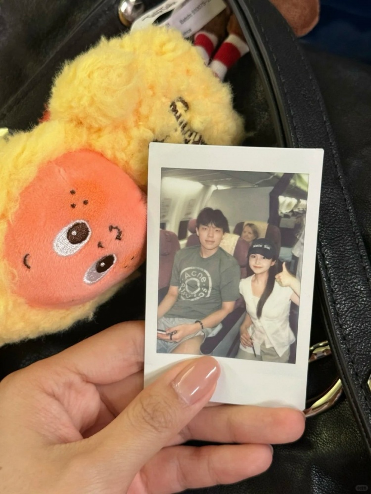 杨瀚森2米18机场被认出 淄博博主晒合影称老乡人nice