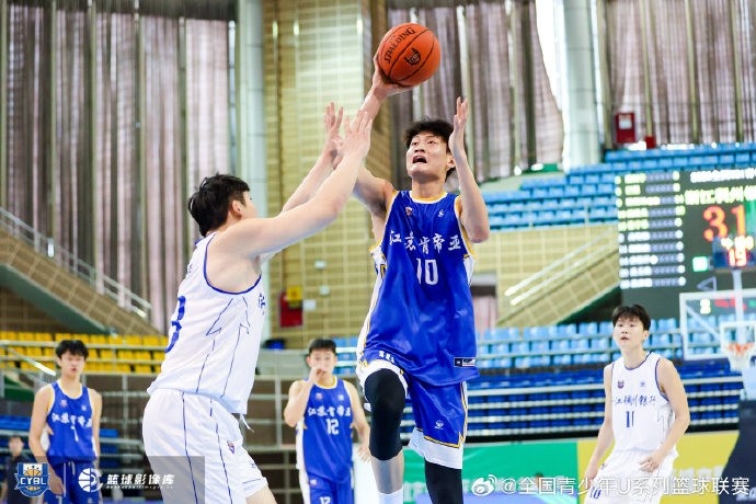 中国U21篮板王吴嘉浩签约西甲穆尔西亚 中国U21篮板王吴嘉浩签约西甲穆尔西亚