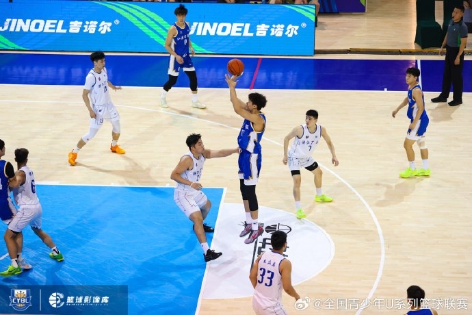 中国U21篮板王吴嘉浩签约西甲穆尔西亚 中国U21篮板王吴嘉浩签约西甲穆尔西亚