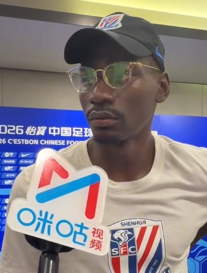 阿苏埃：身体不适但能坚持 新教练组要求整体攻防