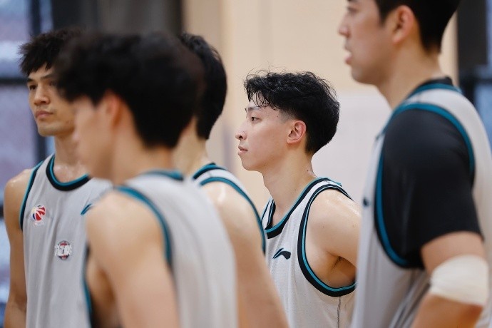 凌晨落地下午带队 广州龙狮新帅帕金斯首训无缝衔接