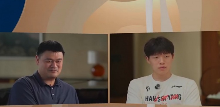 杨瀚森启蒙教练：弟子动态天赋不如姚明、王治郅、易建联，当年从后卫打起