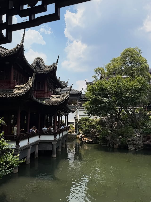 乔治妻子社媒晒中国行照片:上海48小时影像记录 乔治妻子社媒晒中国行照片:上海48小时影像记录