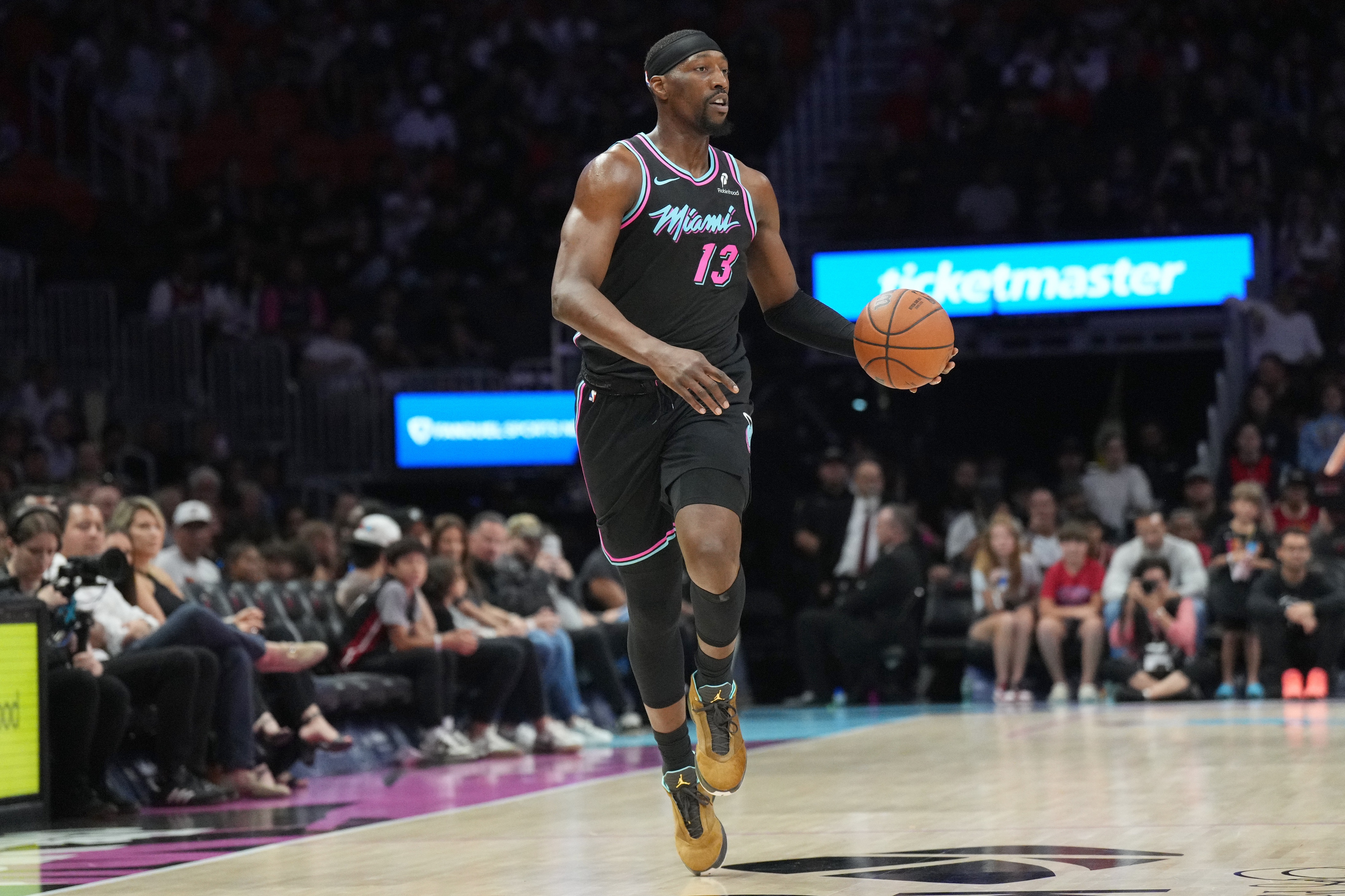 文森特力挺阿德巴约：83分超越科比不是错