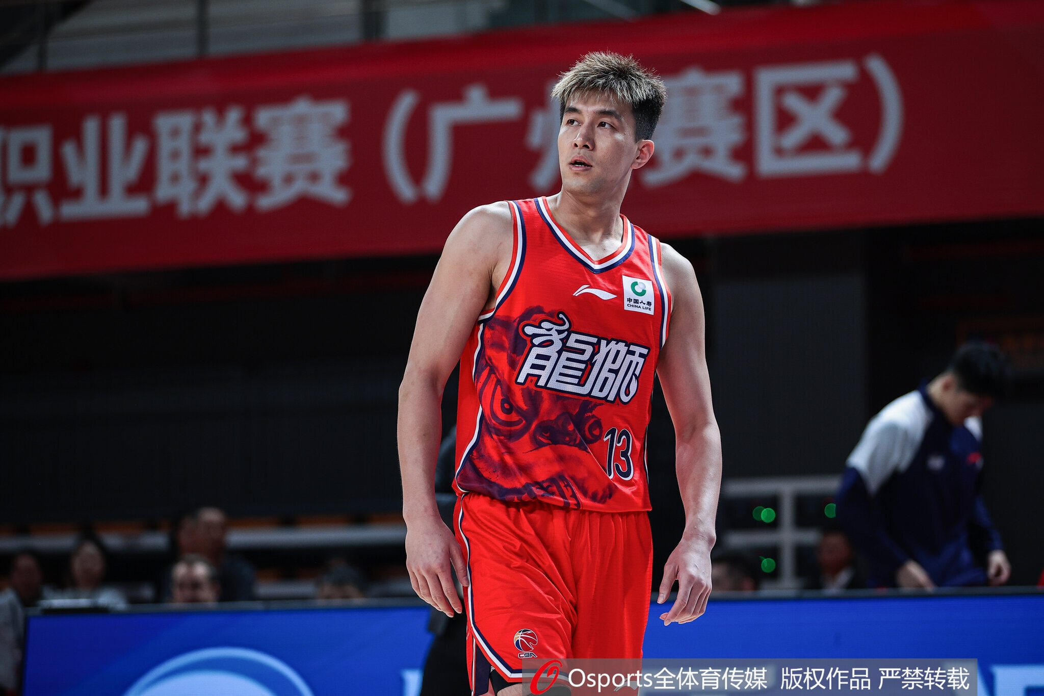 郭艾伦解说席抢戏:生死战还得我来 郭艾伦解说席抢戏:生死战还得我来
