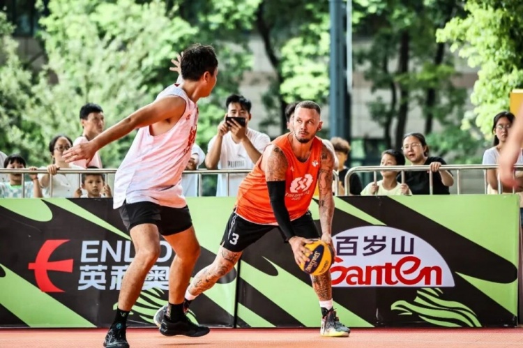 FIBA Open 3x3长宁站 KOTC加时逆转夺男子组冠军 FIBA Open 3x3长宁站 KOTC加时逆转夺男子组冠军