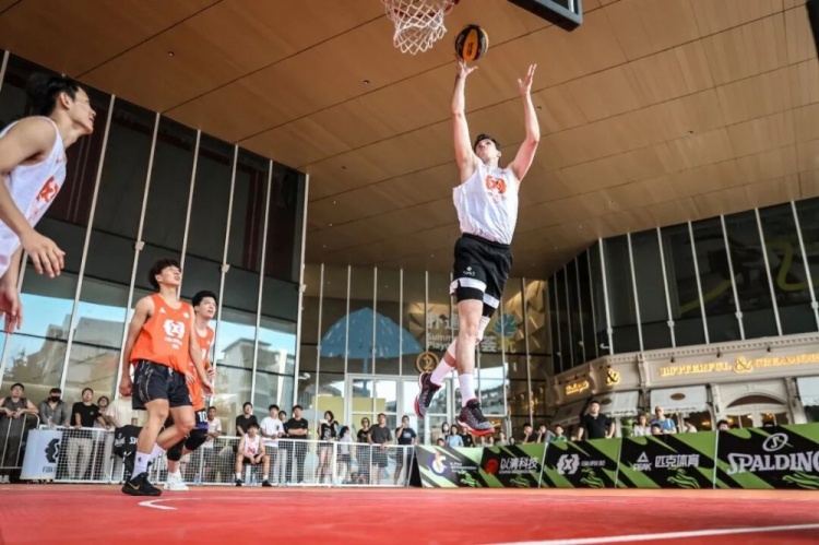 FIBA Open 3x3长宁站 KOTC加时逆转夺男子组冠军 FIBA Open 3x3长宁站 KOTC加时逆转夺男子组冠军
