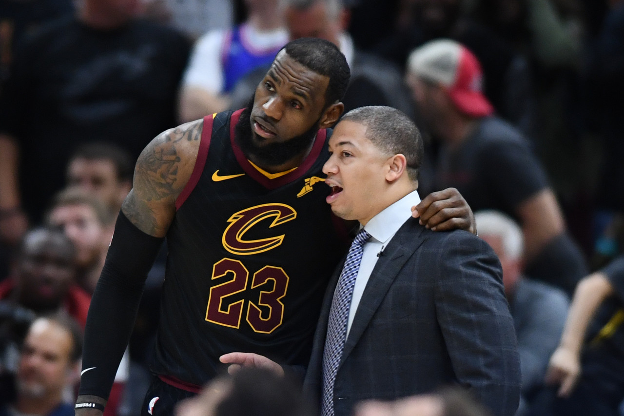 德拉维多瓦：16总决卢说老詹需做得更多 核心尚且如此我更要拼命