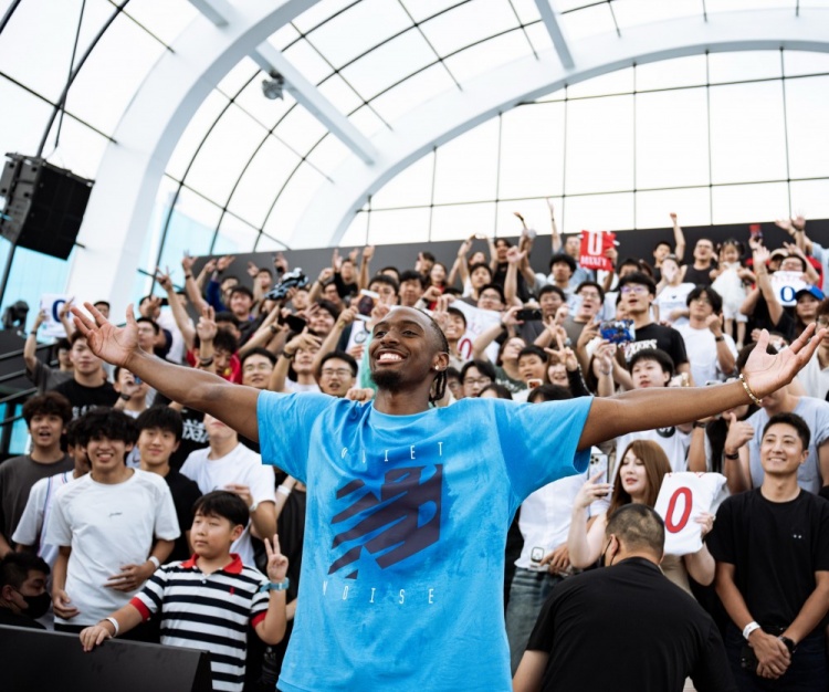 马克西晒照回顾中国行：每一秒都让我无比享受 体验非常棒 爱你们
