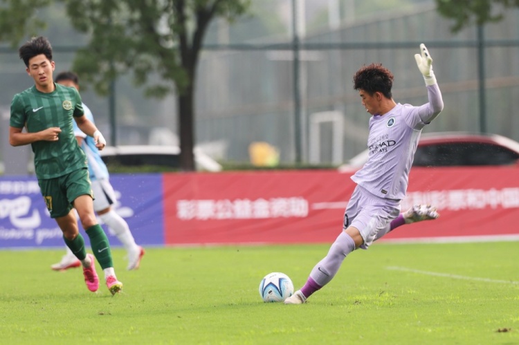 深圳新鹏城U20客场0-2负浙江 牛智远射造险未果